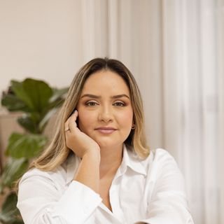 Dra. Larissa Machado Gonçalves