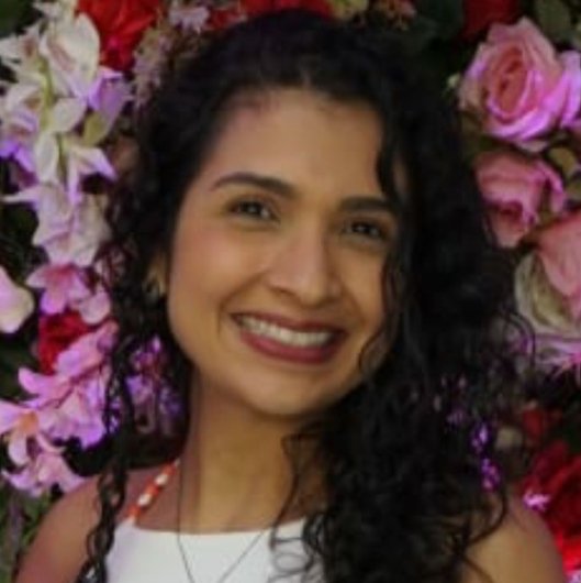 Dra. Lorena Fernandes Barbosa