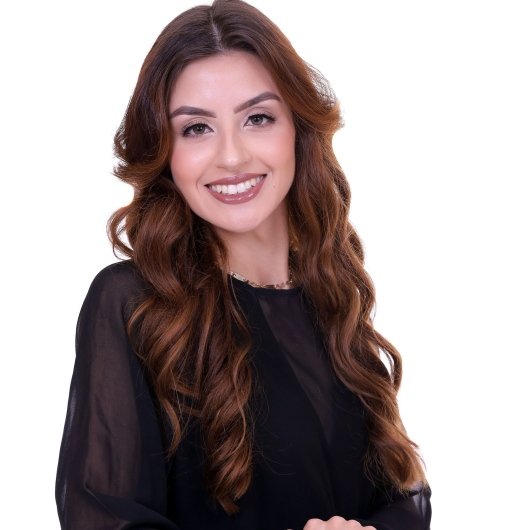 Dra. Emanuelle Moreira