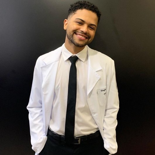Dr. Douglas Damasceno