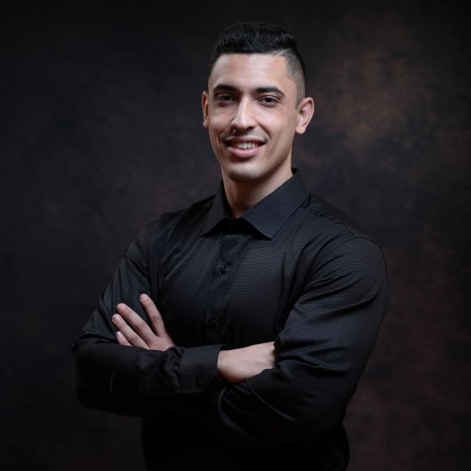 Dr. Gustavo Bellese