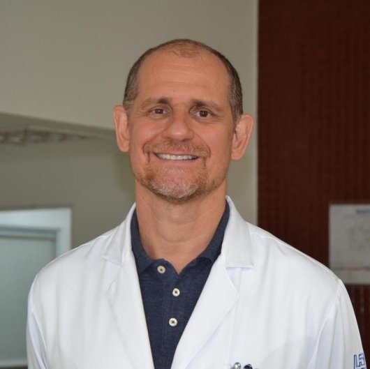 Dr. Alessandro Farias