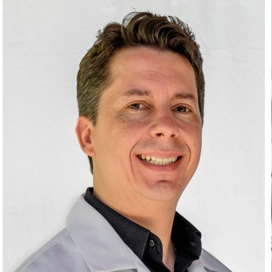 Dr. FRANZ MOREIRA DE REZENDE