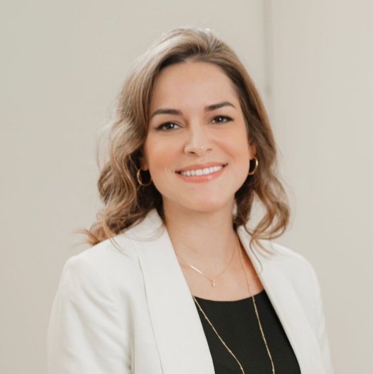 Dra. Aline Emer Faim