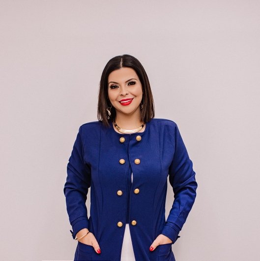 Dra. Talitha Mello
