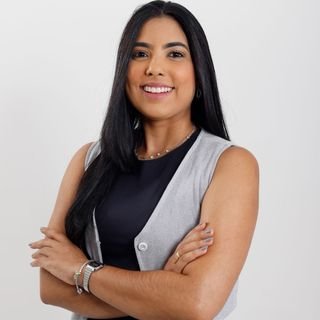 Dra. Marcelly Simões