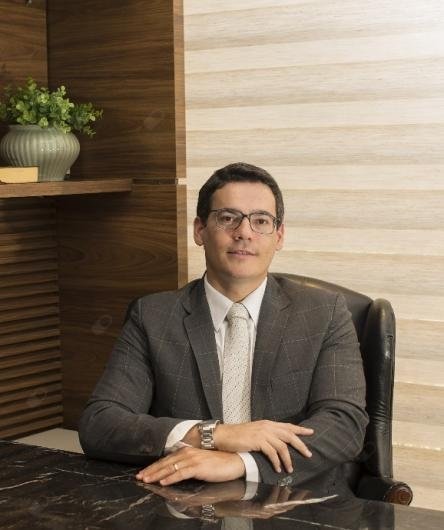 Dr. Carlos Augusto Ferreira Moreira