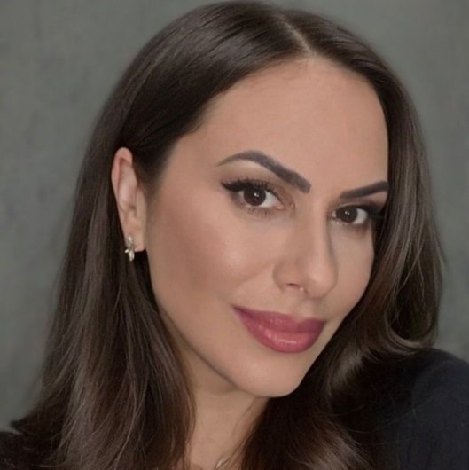 Dra. Andréia Carvalho