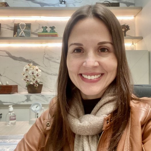 Dra. Daniele Azzalim