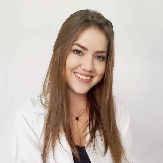 Dra. Aline Erika Alves