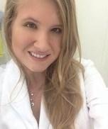 Dra. Hellen de Assis