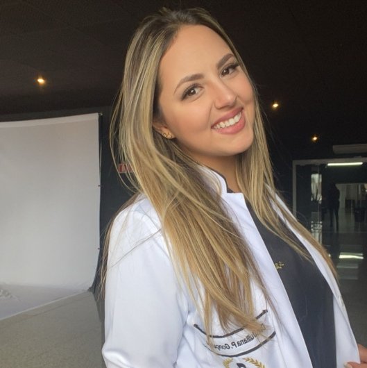 Dra. Julliana Pires Gonçalves