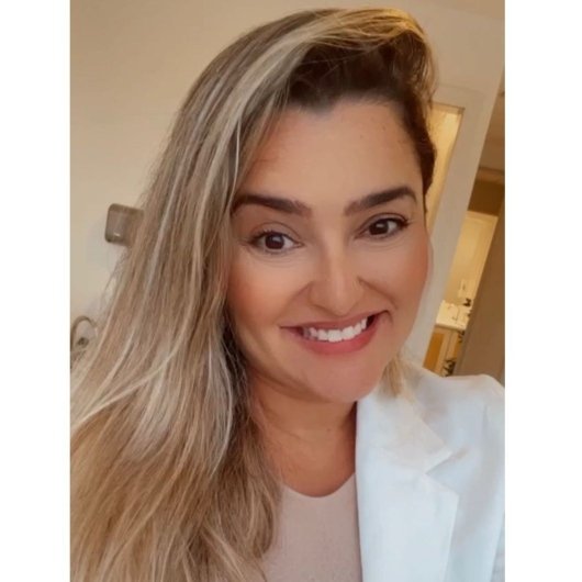 Dra. Amanda Lopes