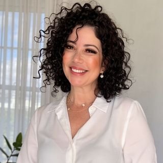Dra. Mari Santana