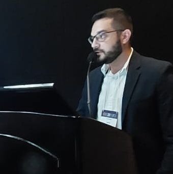 Dr. Leon Gomes