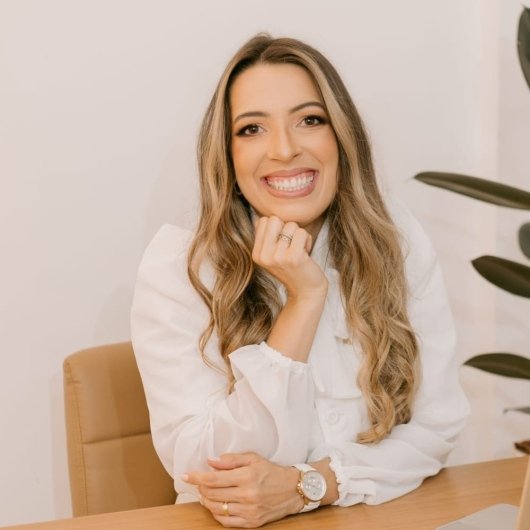 Dra. Thais Ribeiro