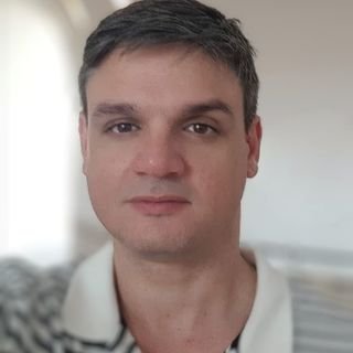 Dr. Daniel Maretti Dias