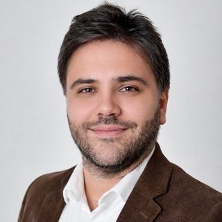 Dr. Lucas Dumont
