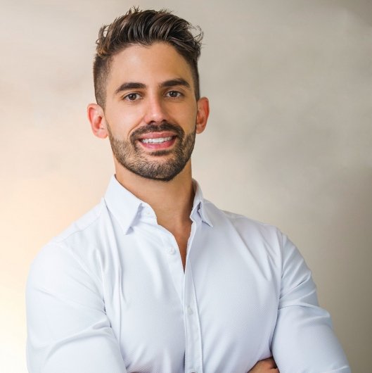 Dr. Marcos Lomelino
