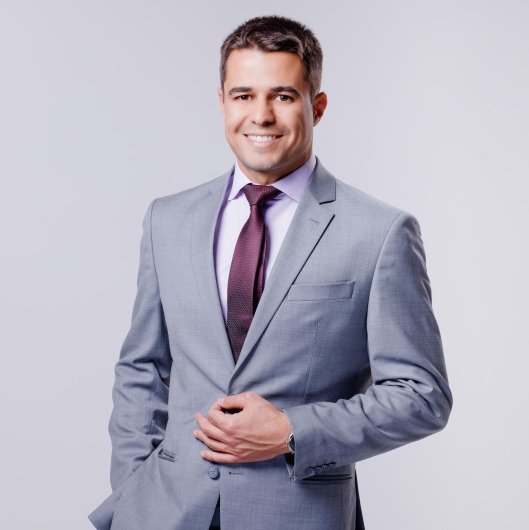 Dr. Tiago Américo