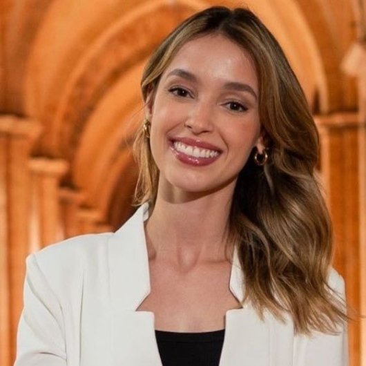 Dra. Ana Laura Caixeta