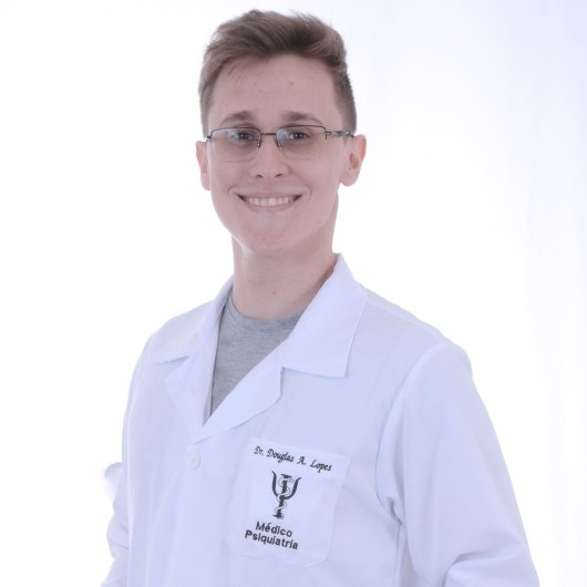 Dr. Douglas Lopes