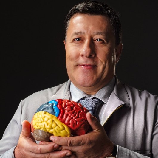 Dr. Edison Paz