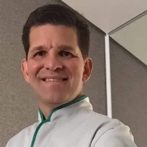 Dr. Mauricio Bosquiero