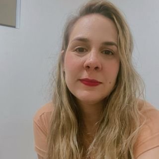 Dra. Chrislianni Veloso de Oliveira