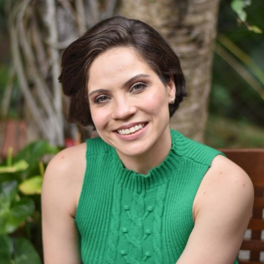 Dra. Fernanda Nazareth Dias