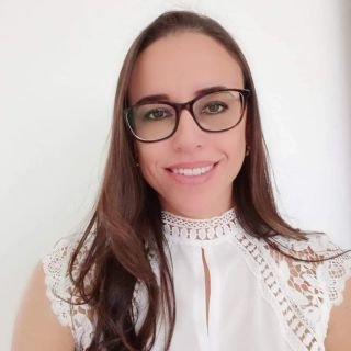 Dra. Andréia Elisa Martins