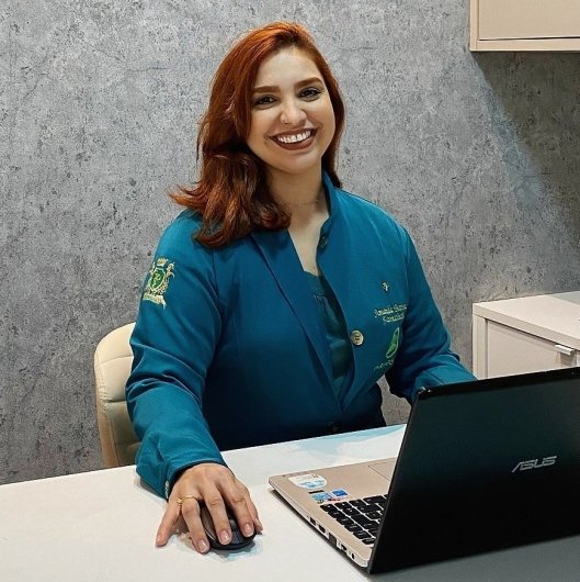 Dra. Amanda Barbosa Wanderley