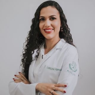 Dra. Carolina Ferraz