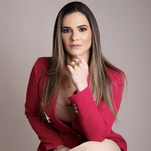 Dra. Fernanda Almeida