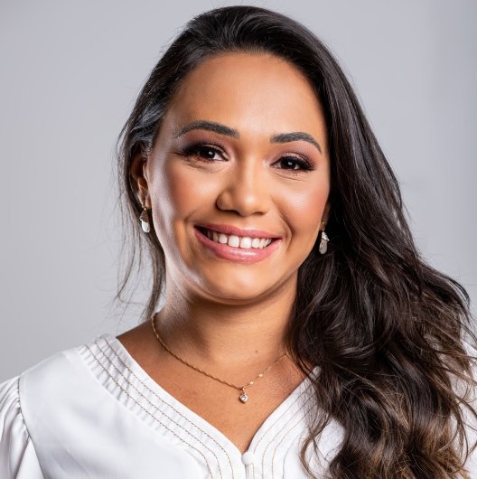 Dra. Débora Hiana Lima