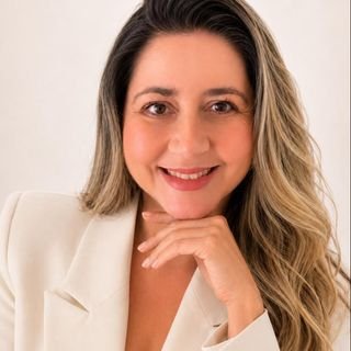 Dra. Luciane Garcia de Oliveira