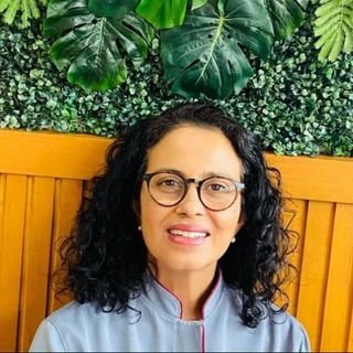 Dra. Renata de Souza Bessas