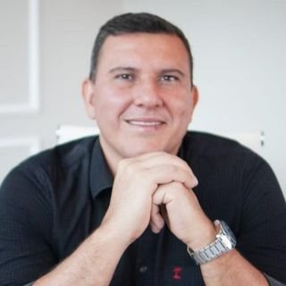 Dr. Denis Pires