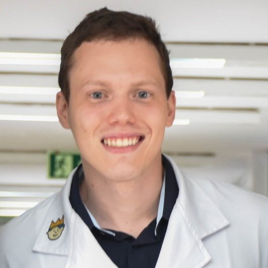 Dr. Daniel Valle
