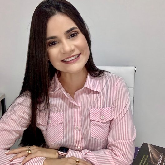 Dra. Fernanda Araújo