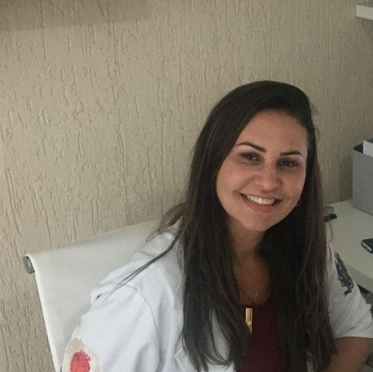 Dra. Thais Bessa