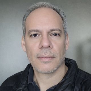 Dr. Juan Avellan