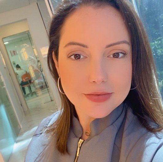 Dra. Monique de Faria Pereira