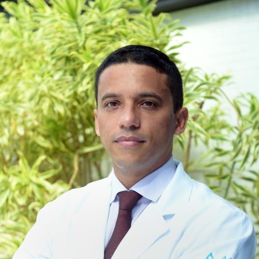 Dr. Ávio Brasil