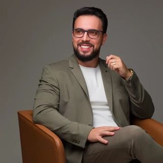 Dr. Ronan Marra Borges