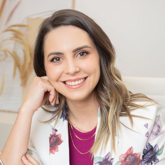Dra. Gabriela Leite