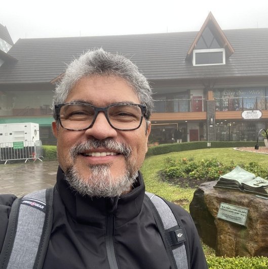 Dr. Evaldo Reis Silva