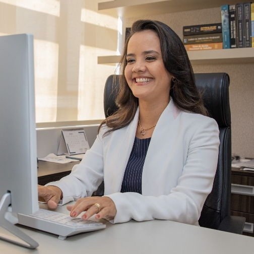 Dra. Lia Cruz Vaz da Costa Damásio