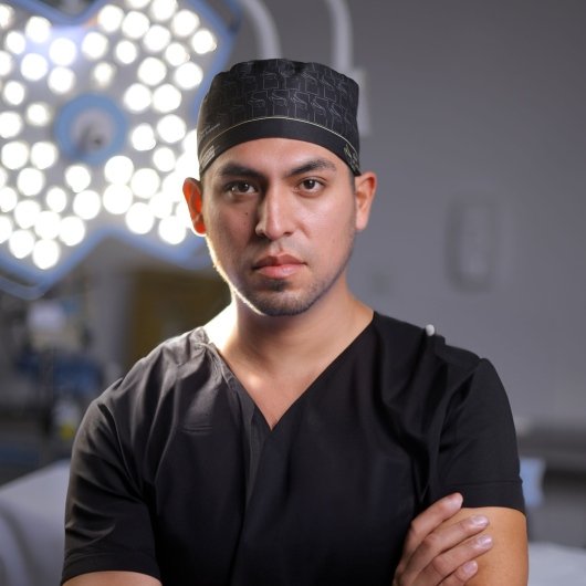 Dr. Mauricio Navarro