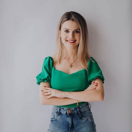 Prof. Débora Nau